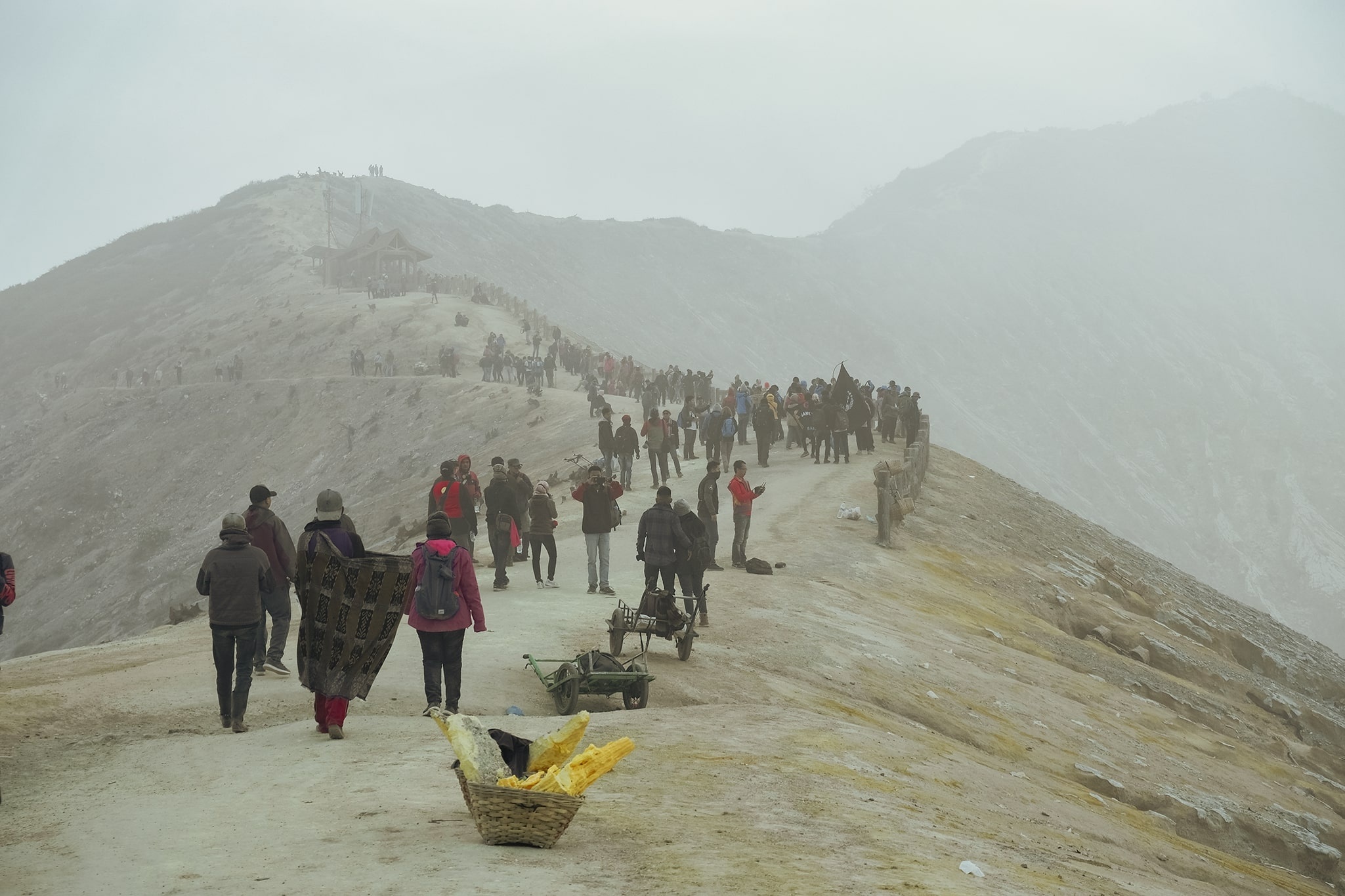 nui lua Indonesia anh 4