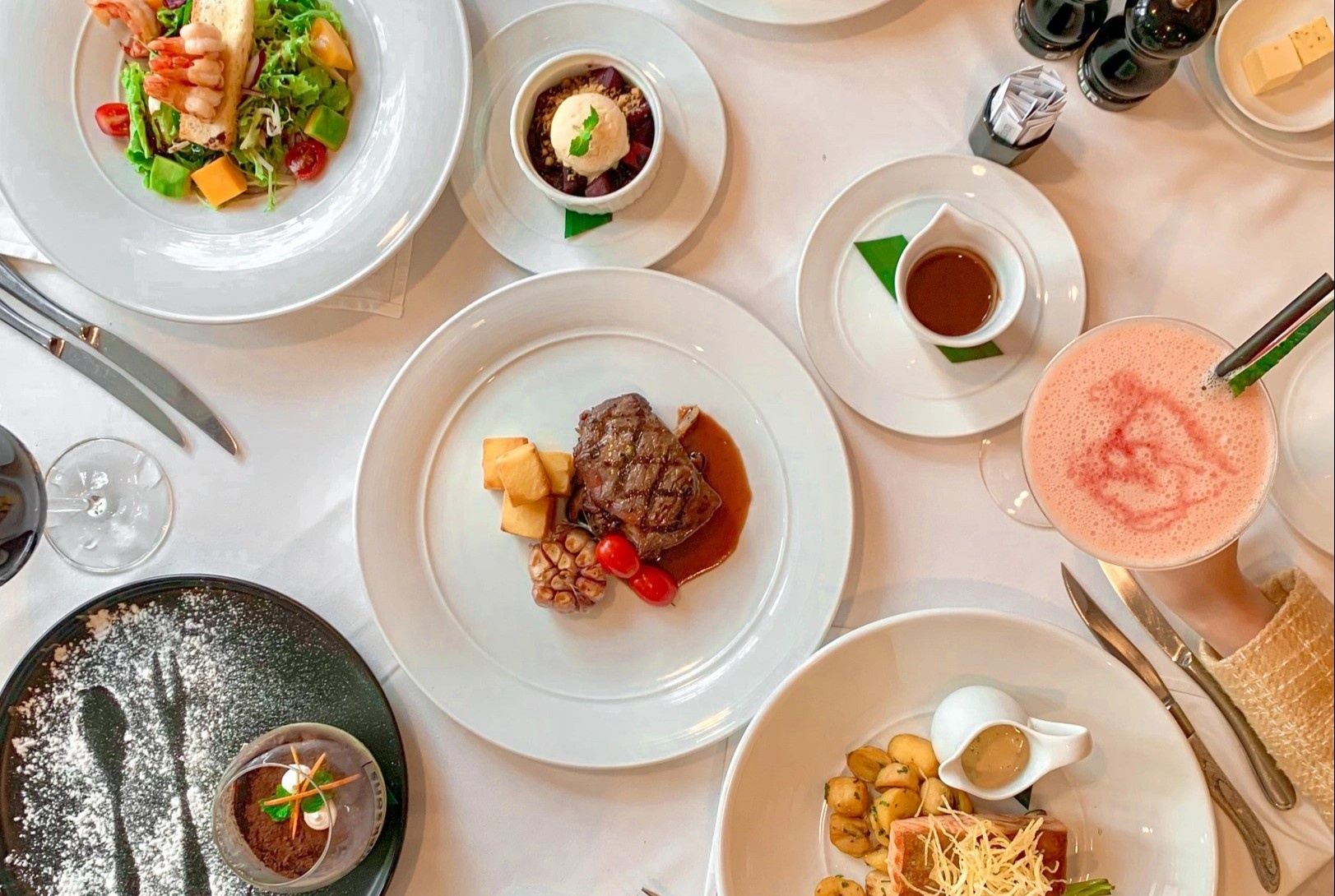 3 khong gian lang man cho ngay 20/10 tai Ha Noi hinh anh