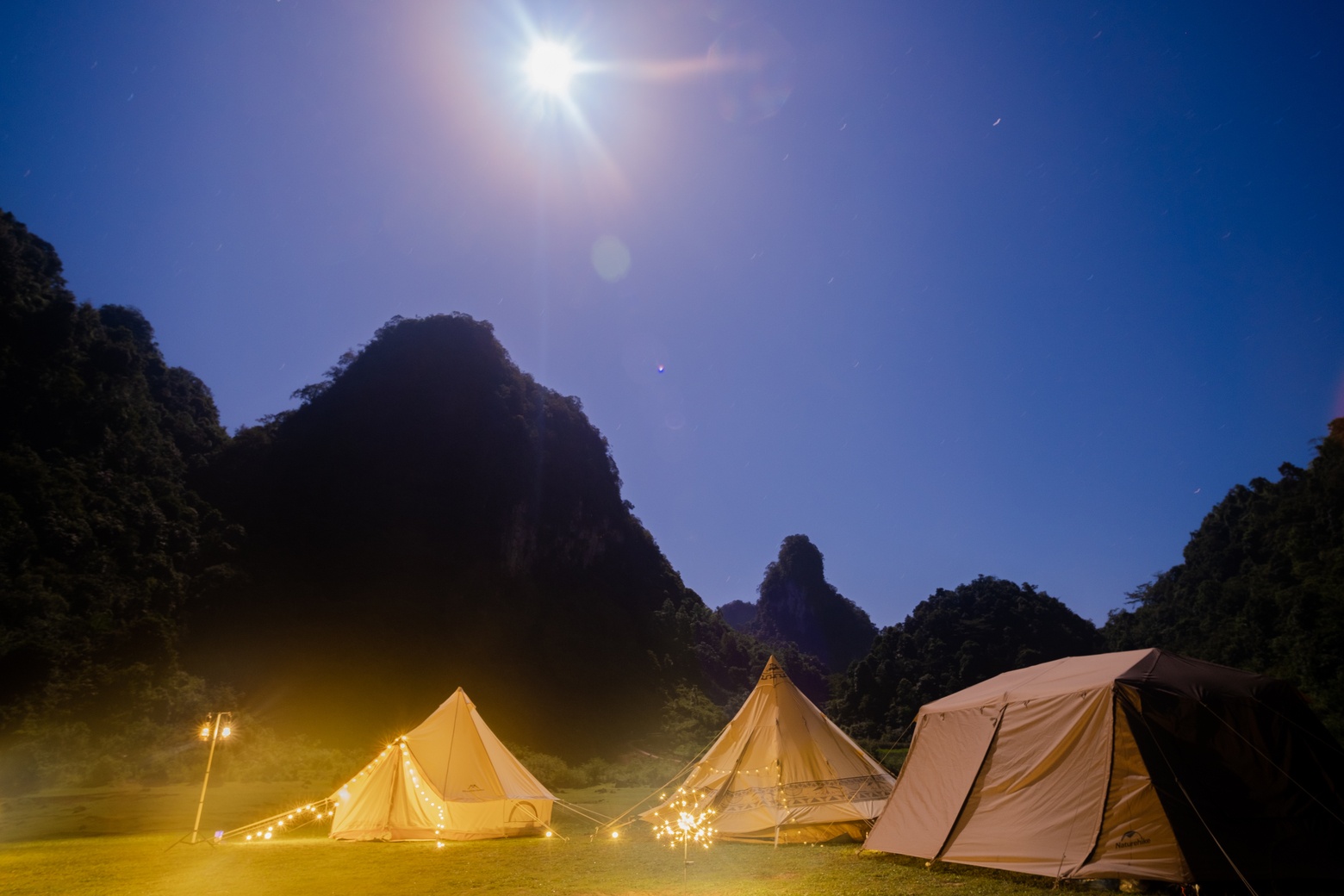 vung nui Dong Bac anh 14