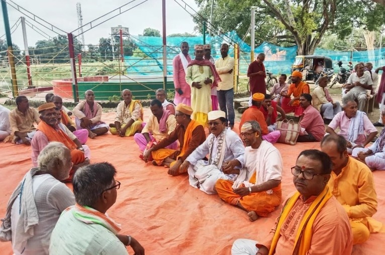 Phien cho mua chong 700 nam tuoi o An Do hinh anh