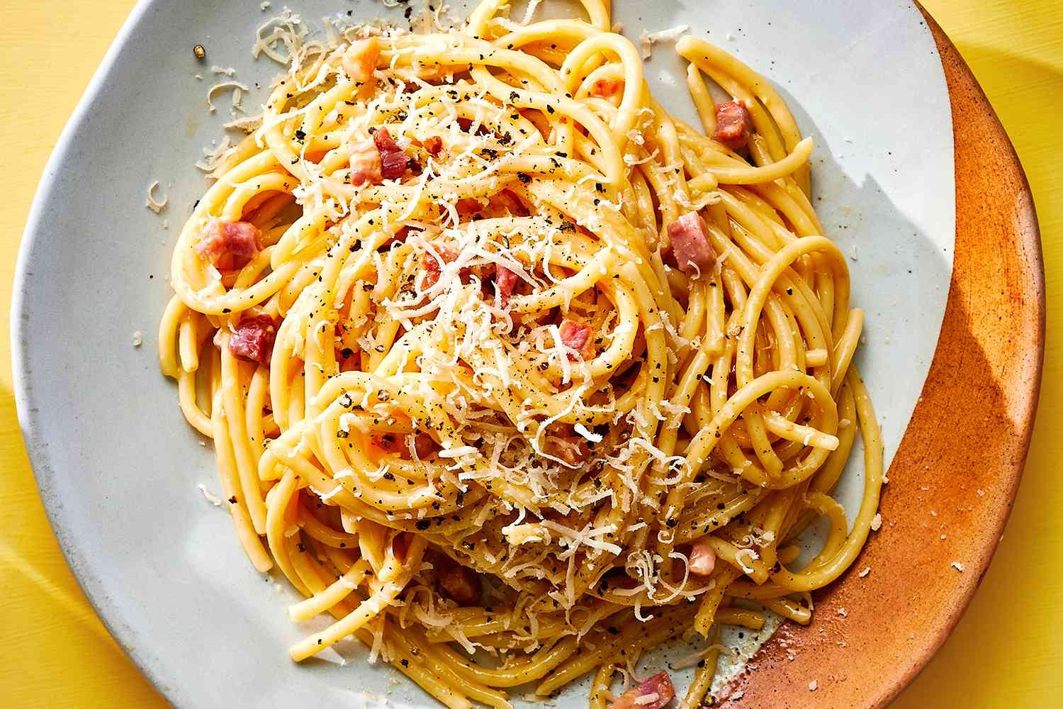 Cach lam mi carbonara chuan vi hinh anh