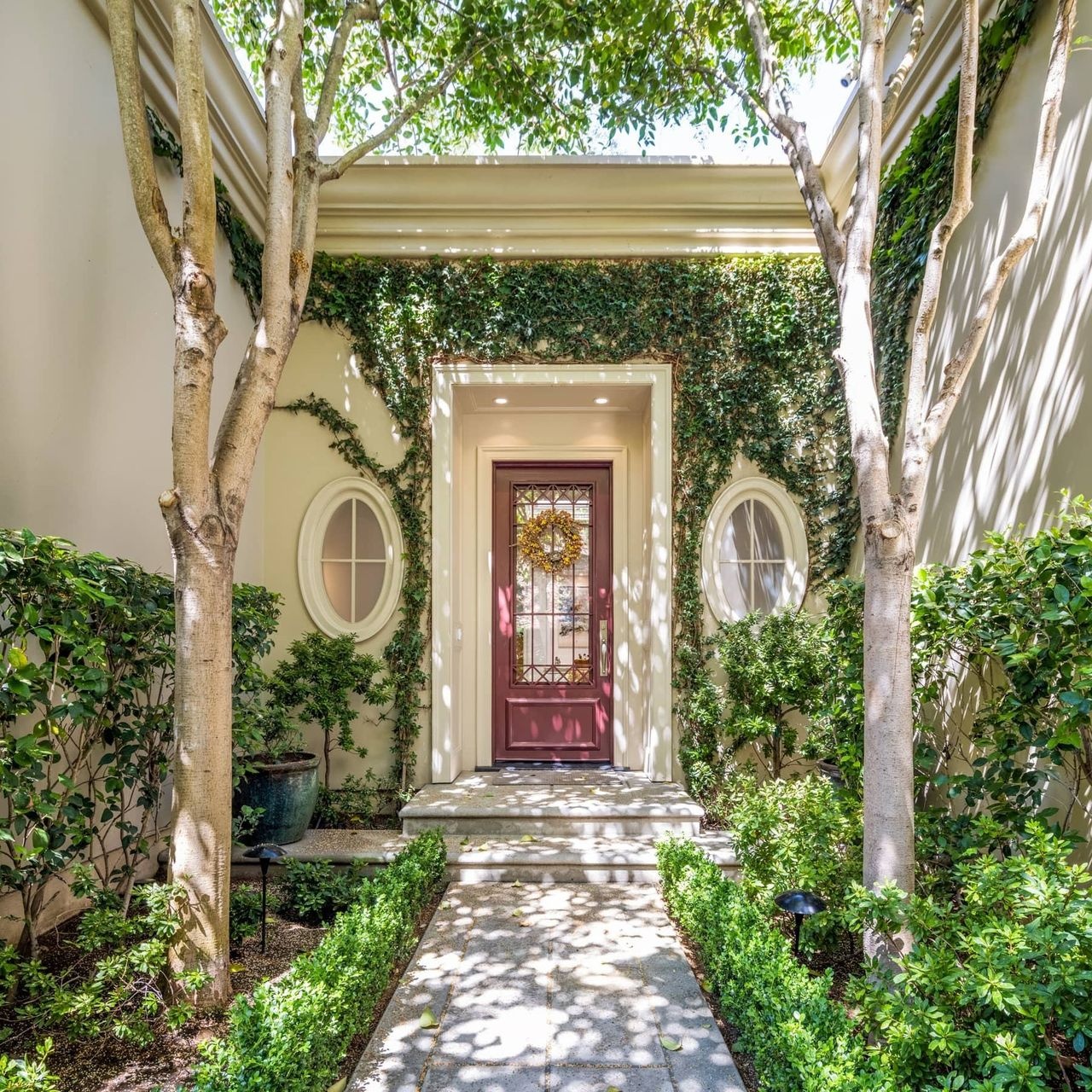 bat dong san nguoi noi tieng anh 2