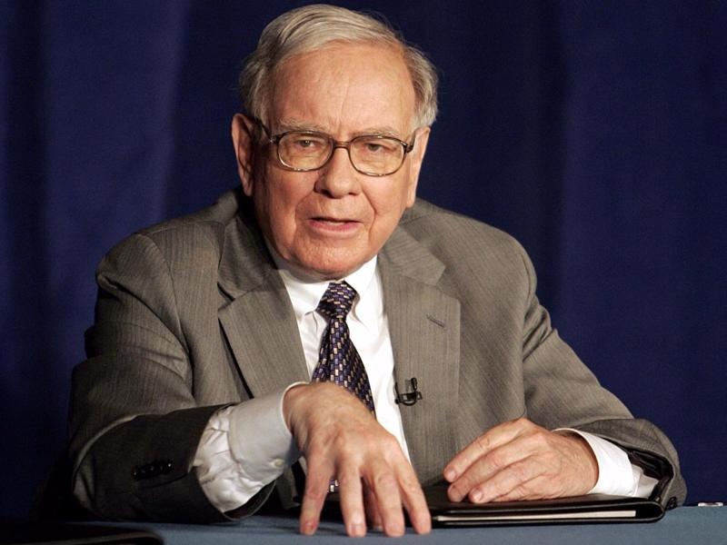 Bi quyet dau tu cua Warren Buffett khi thi truong bien dong hinh anh