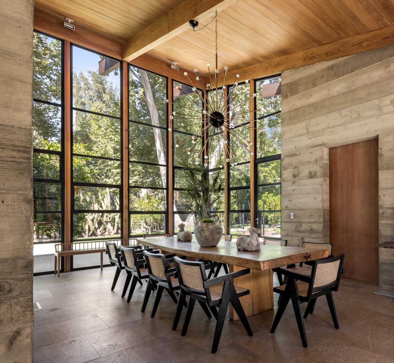 biet thu noi tieng anh 7