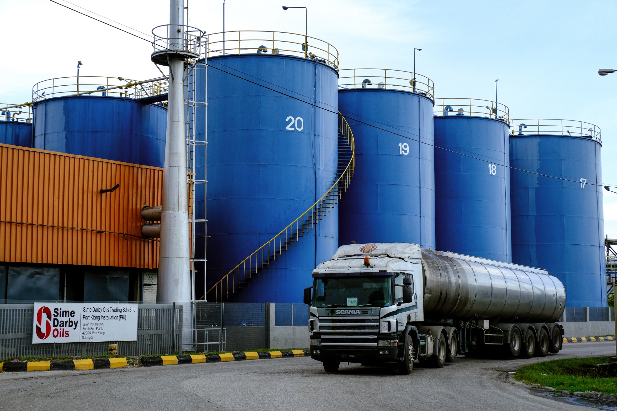 Khung hoang khi dot leo thang, nhieu nuoc chau A tich tru dau 'ban' hinh anh