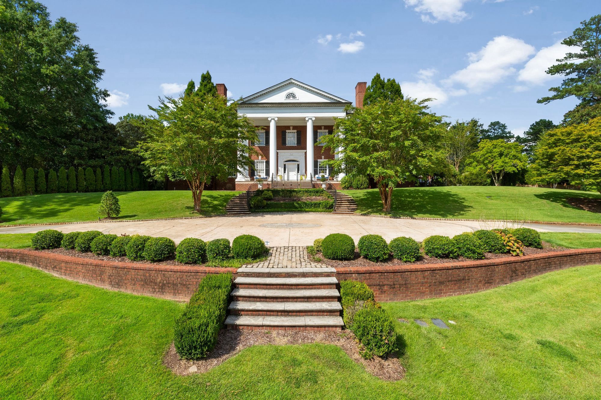 bat dong san noi tieng anh 2