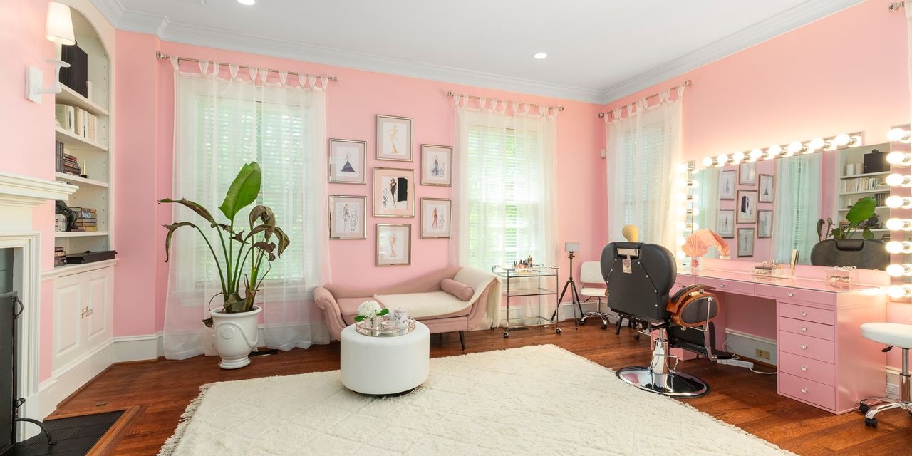 bat dong san noi tieng anh 9