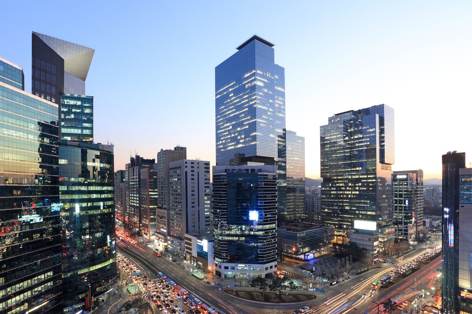 Trung binh moi nguoi giau Han Quoc co 200 can nha hinh anh