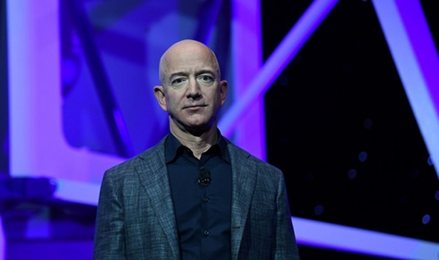 Ty phu giau thu 4 the gioi quyen gop 123 trieu USD hinh anh