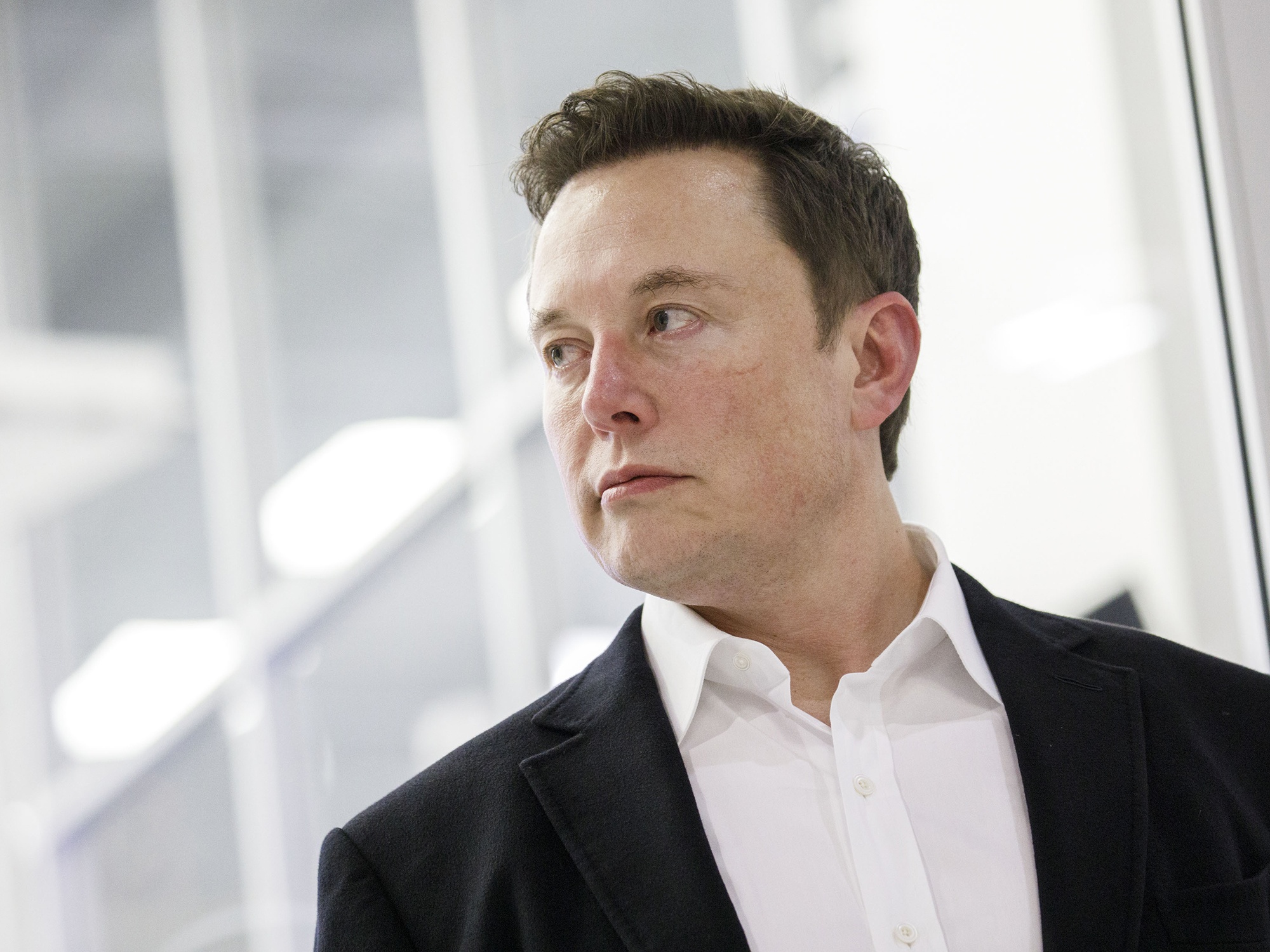 Elon Musk qua tap trung vao Twitter, Tesla chong chat trong rac roi hinh anh