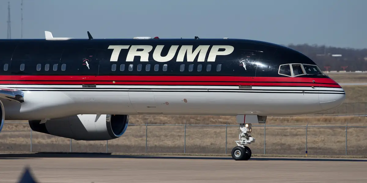 Dinh thu tren khong 100 trieu USD cua cuu Tong thong Donald Trump hinh anh