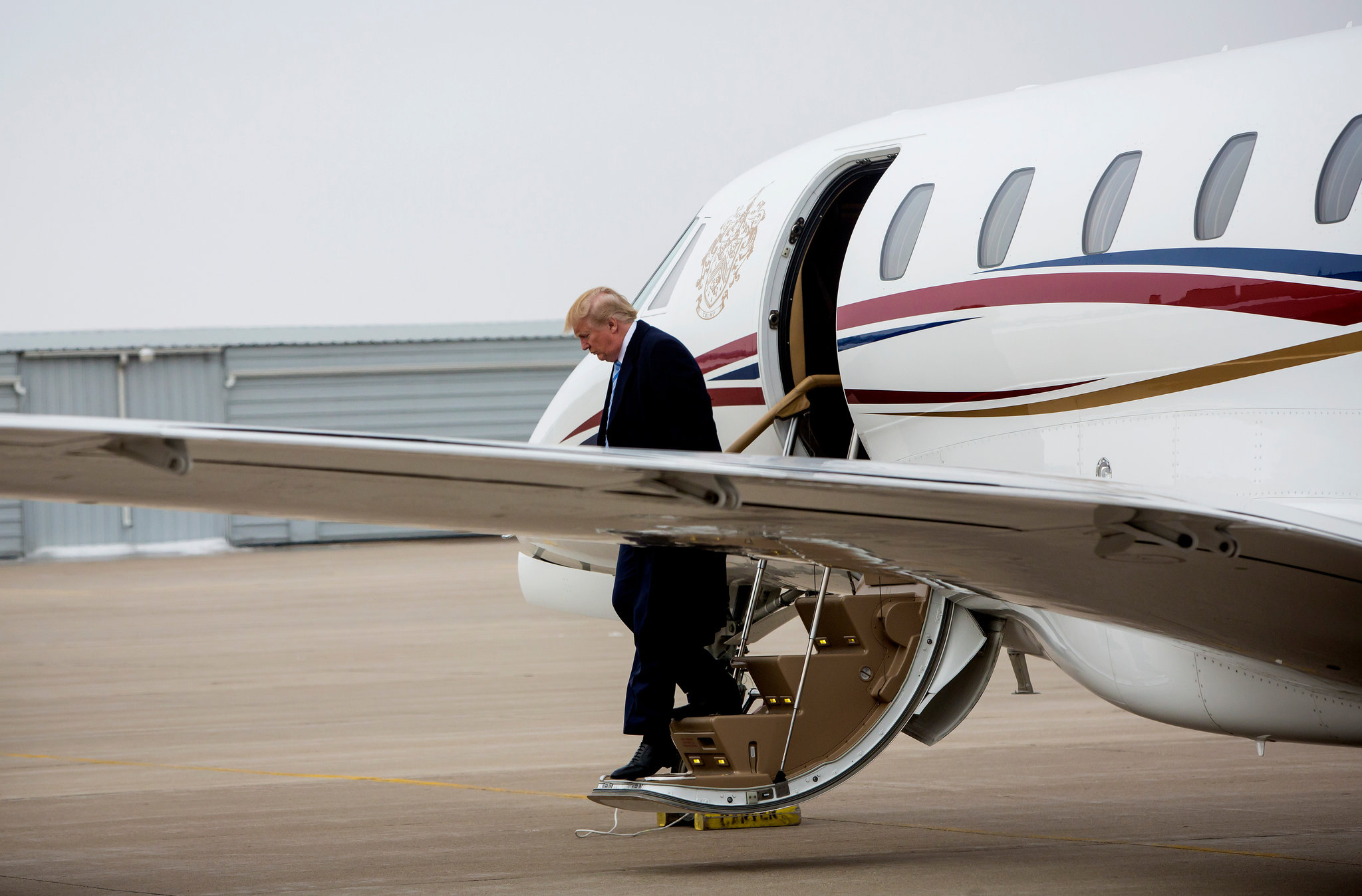 may bay tu nhan anh 2