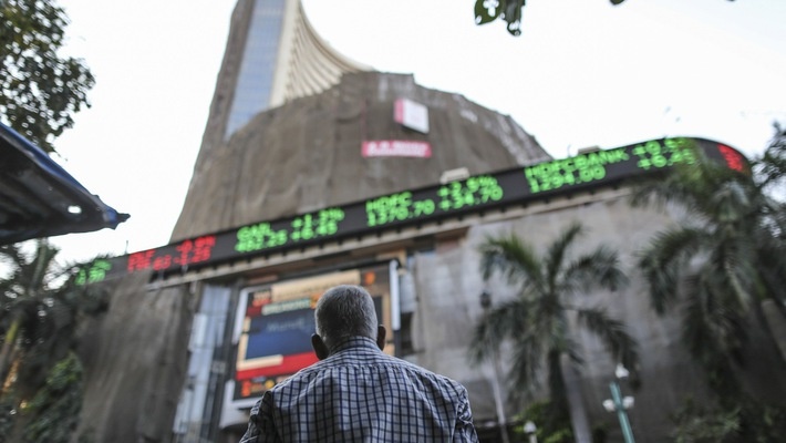 Co phieu tung tang 2.500%/nam rot gia lien tuc hinh anh