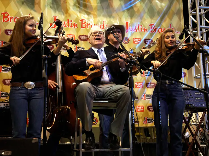 du doan cua Warren Buffet anh 7