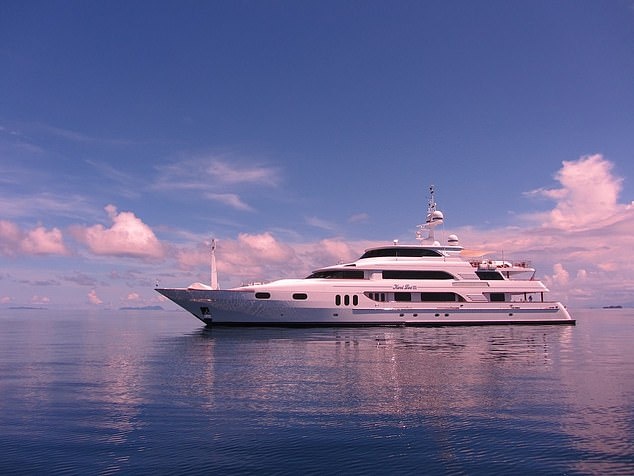 Ben trong sieu du thuyen tri gia 25 trieu USD cua ty phu Australia hinh anh