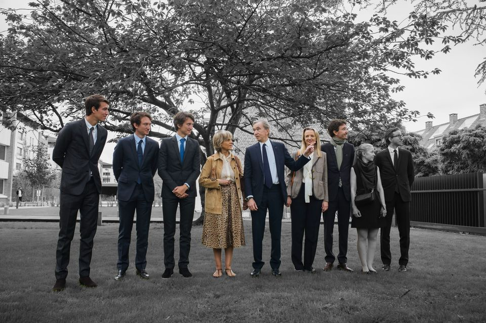 Cuoc chien thua ke trong gia toc nguoi giau nhat the gioi hinh anh