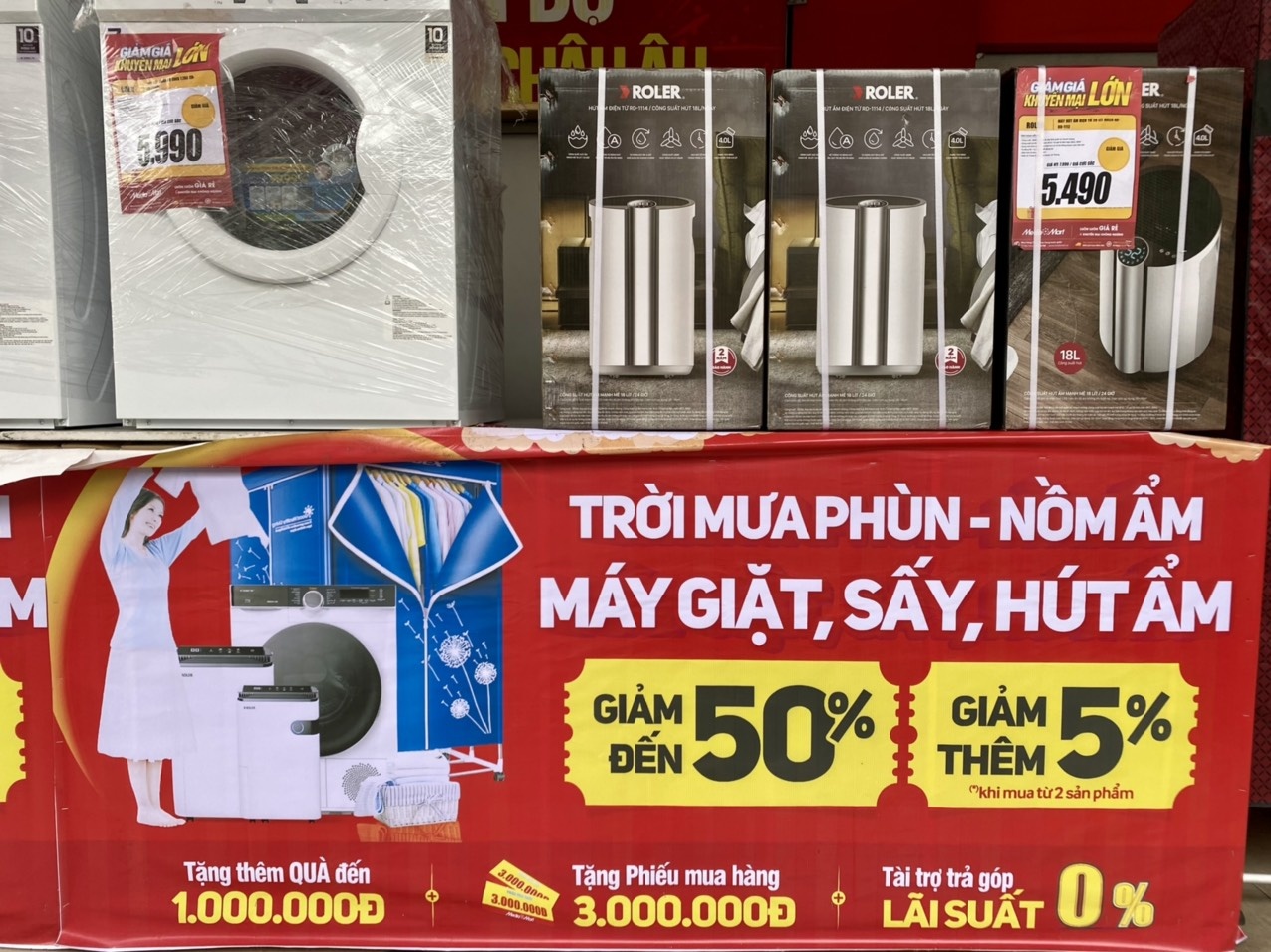 May say quan ao, hut am dat hang vi nom am keo dai hinh anh