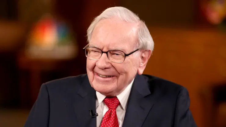 Doanh thu tap doan ty phu Warren Buffett suy giam hinh anh