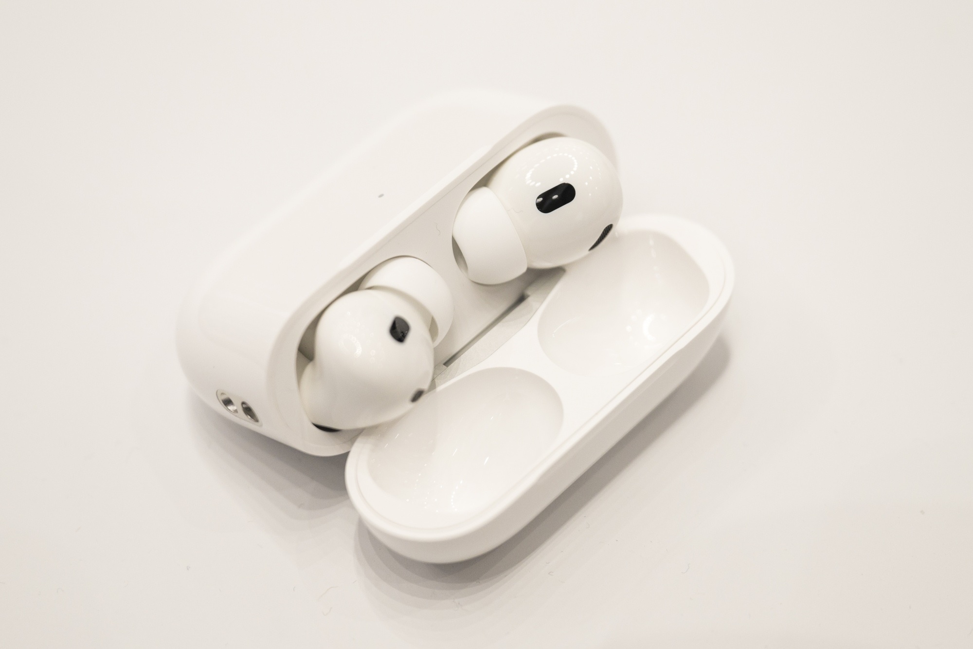 Pho chu tich hang san xuat AirPods tai Viet Nam roi cong ty hinh anh