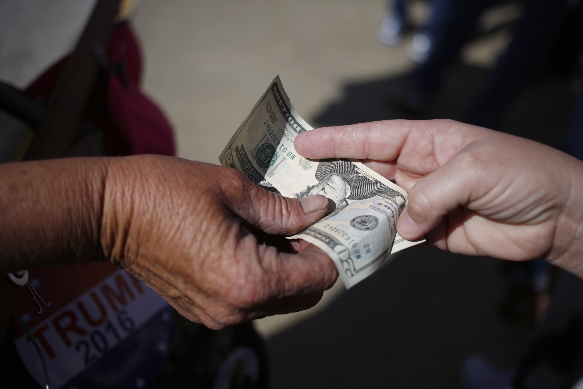 Sau vu viec SVB, 1.500 ty USD tien gui dang dan chay sang cac quy hinh anh