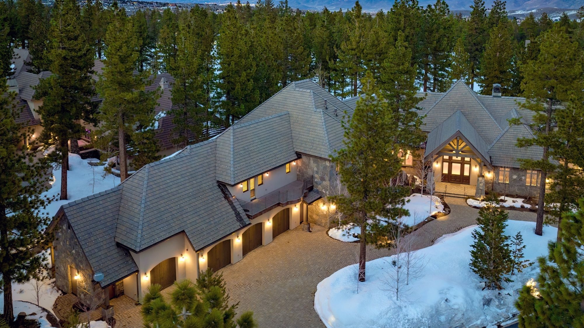 Ben trong can biet thu gan 11 trieu USD cua cuu CEO Apple hinh anh