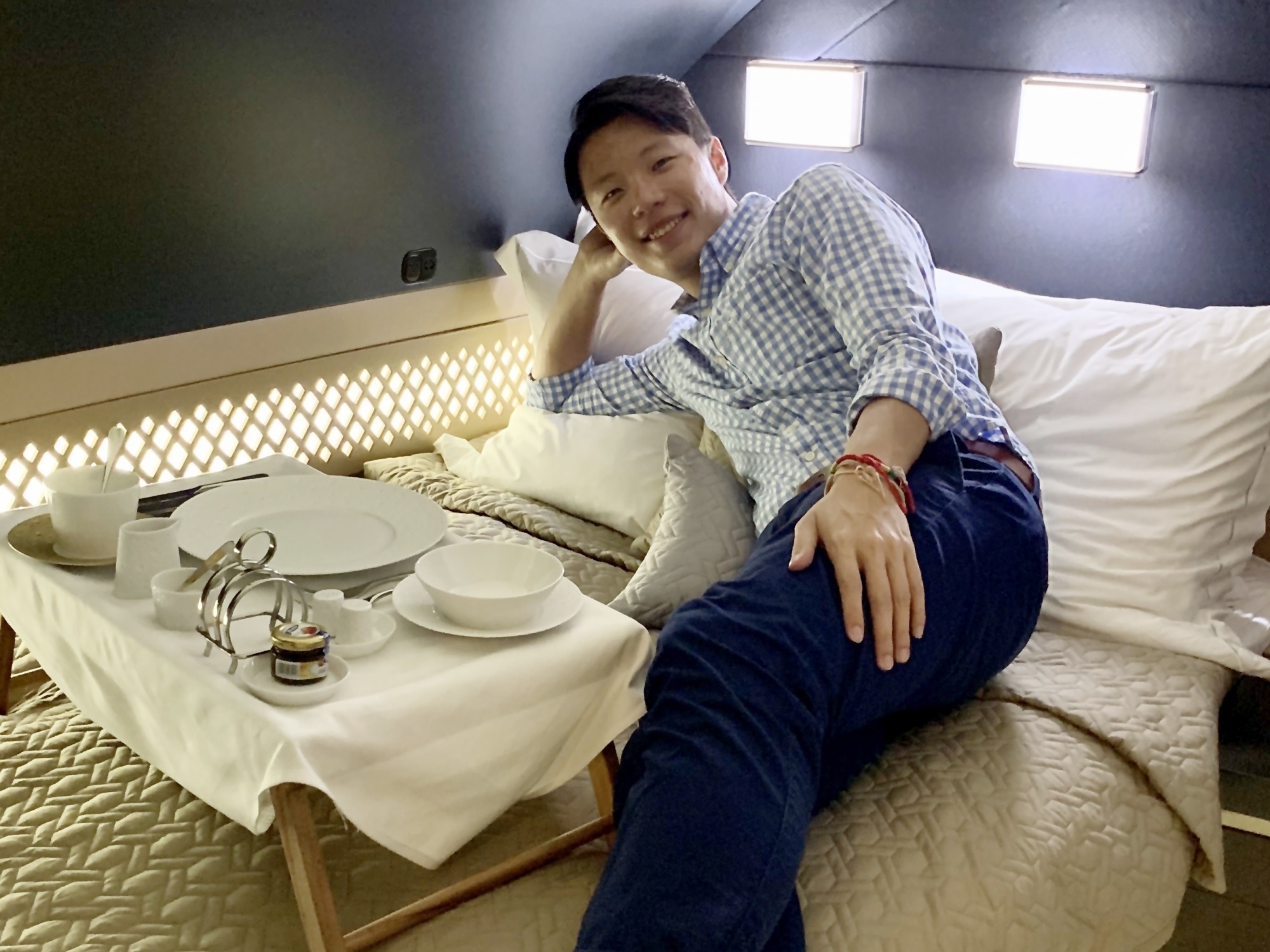 Mua 25 ve may bay gia 250.000 USD chi voi 1/14 so tien hinh anh