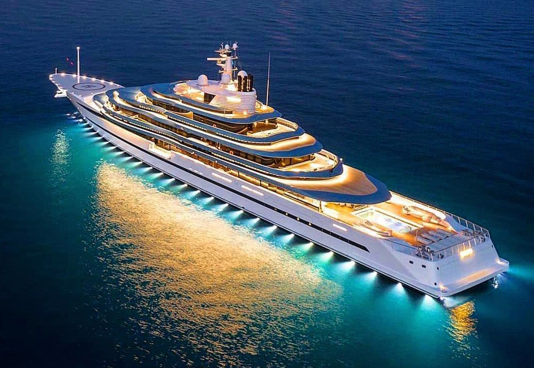 Du thuyen 'hoang gia' tri gia 300 trieu USD cua nguoi thua ke Walmart hinh anh