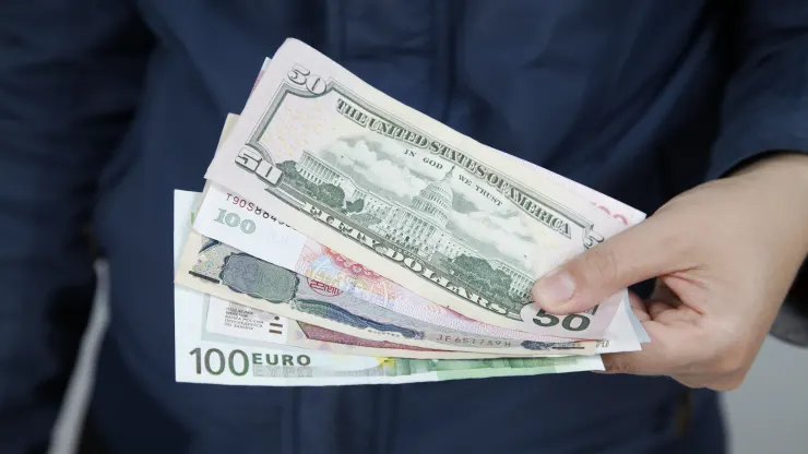 Cac ngan hang trung uong toan cau bat dau co huong di khac biet hinh anh