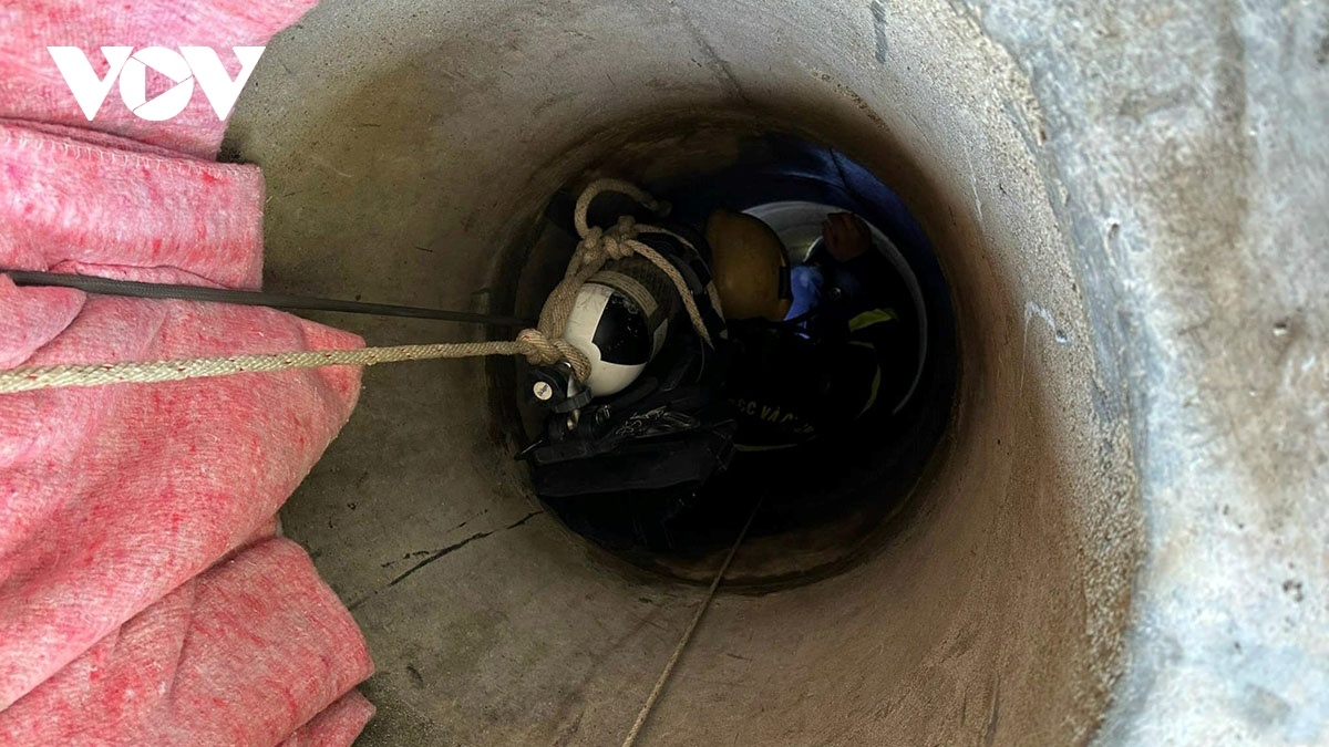 Roi xuong gieng sau, mot co gai o Nghe An tu vong hinh anh