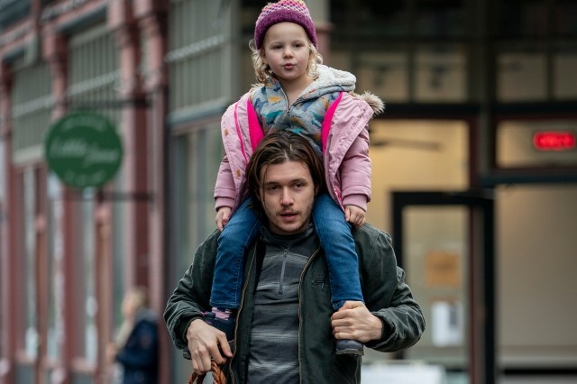 Netflix,  me don than,  Maid anh 4