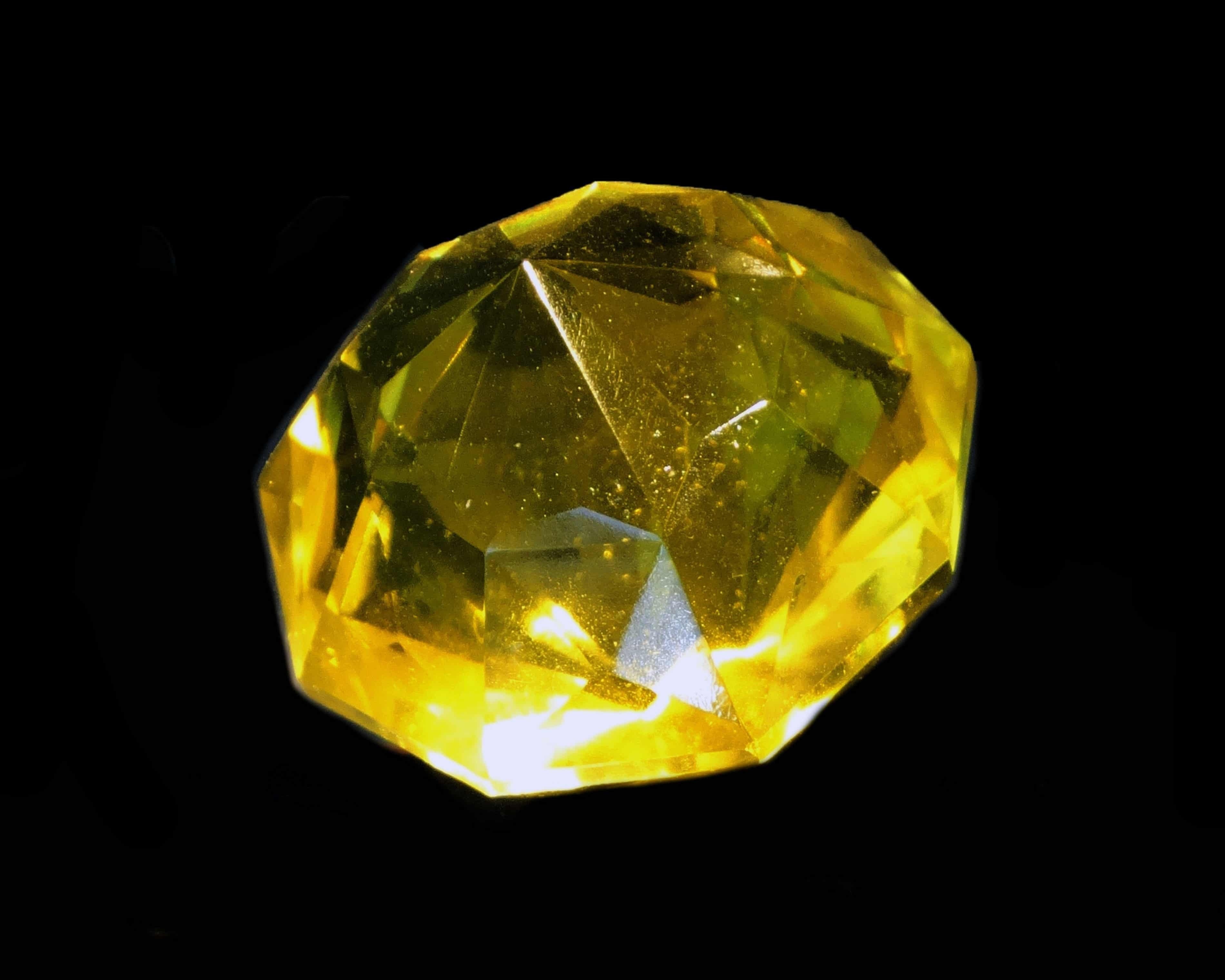 Vien kim cuong huyen thoai tai xuat sau mot the ky mat tich hinh anh