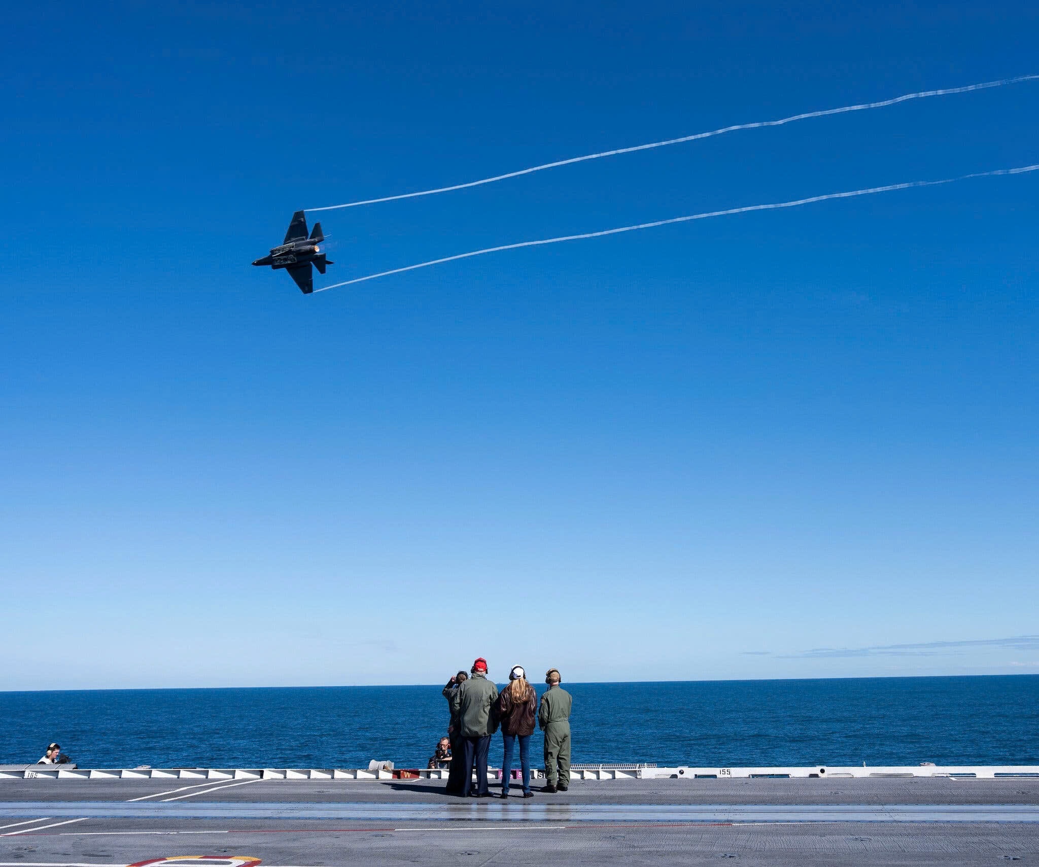 tiem kich tang hinh F-35 anh 1