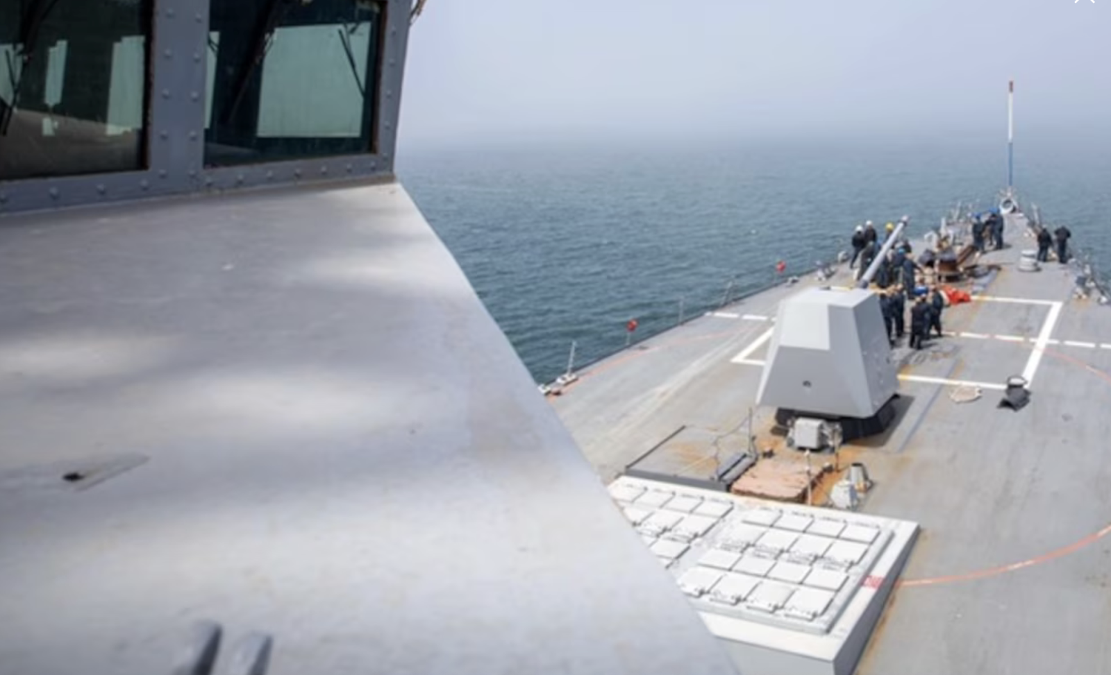 Tau khu truc My chan tau dau Nga tien vao Venezuela hinh anh