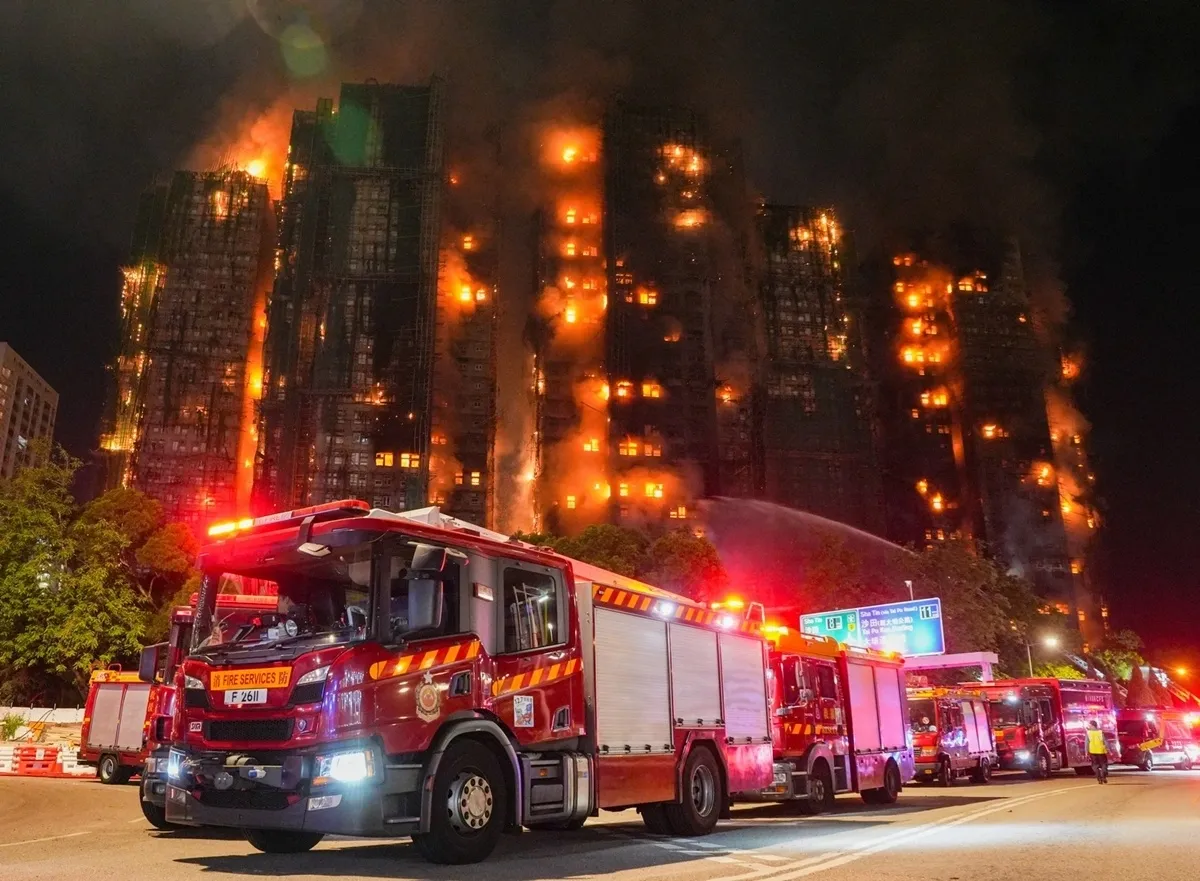 Sau 7 tieng, van chua the dap tat dam chay o Hong Kong hinh anh