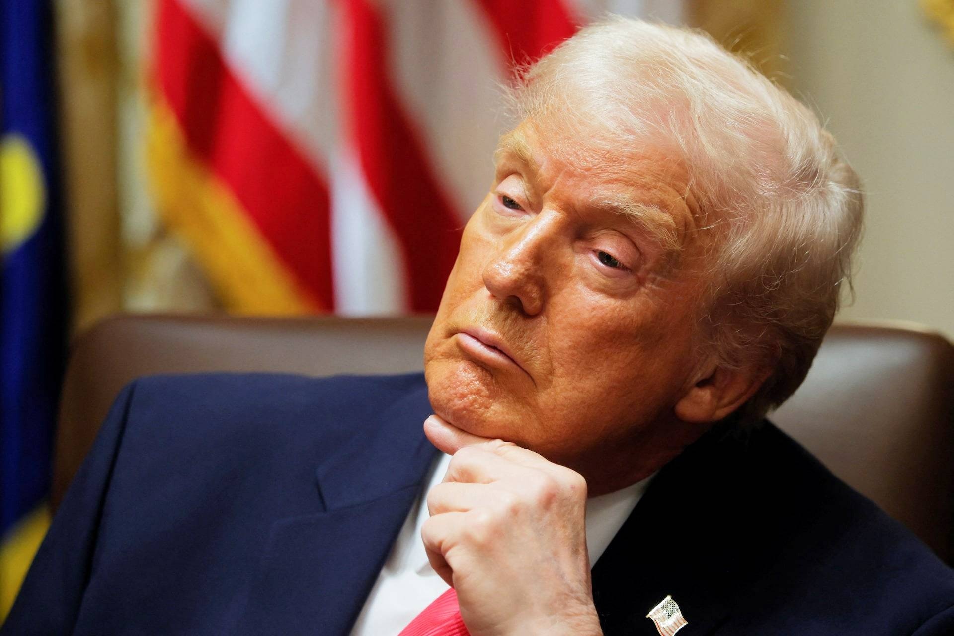 Vien Hoa binh My mang ten Donald Trump hinh anh