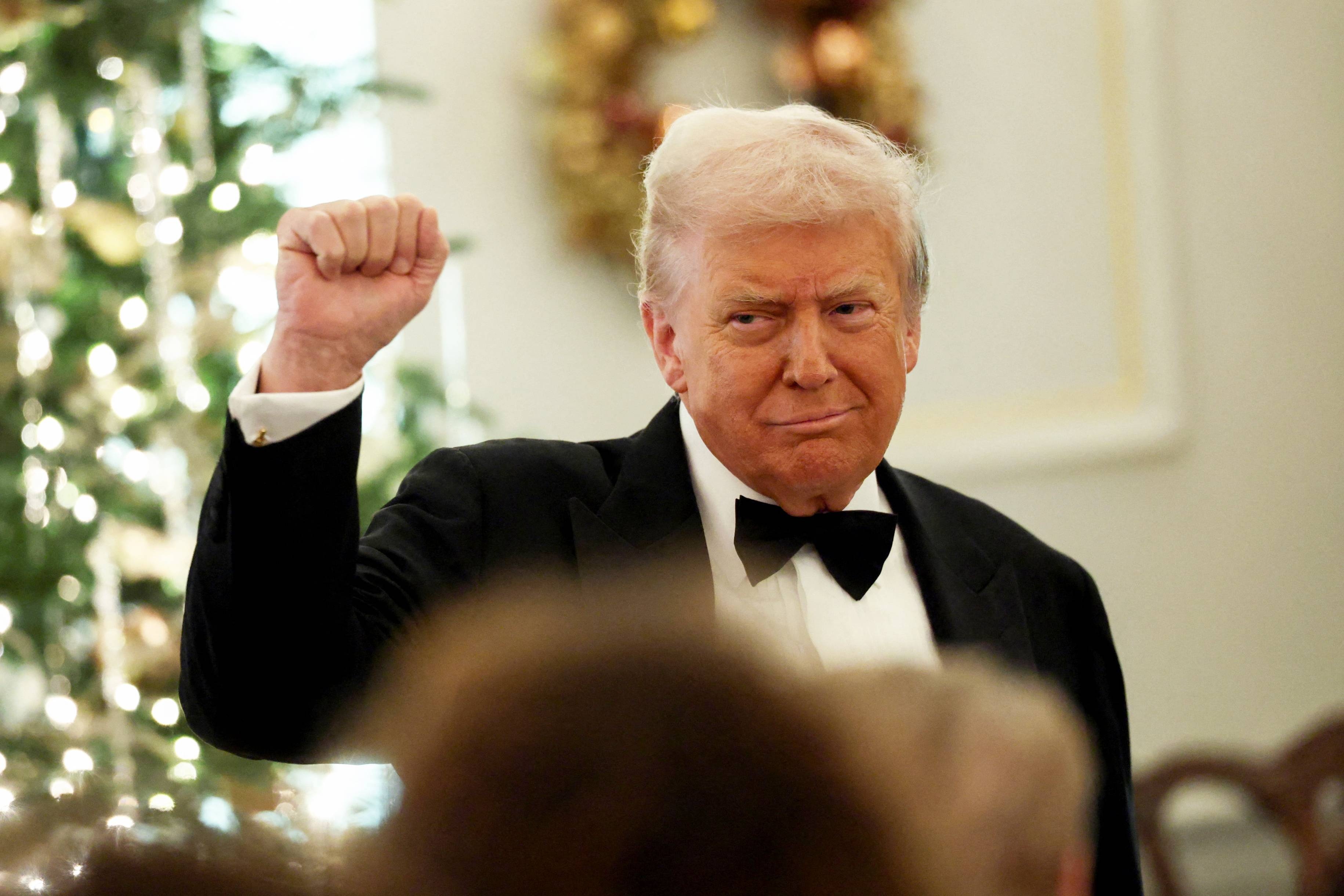 Ong Trump canh bao thuong vu sap nhap 72 ty USD hinh anh