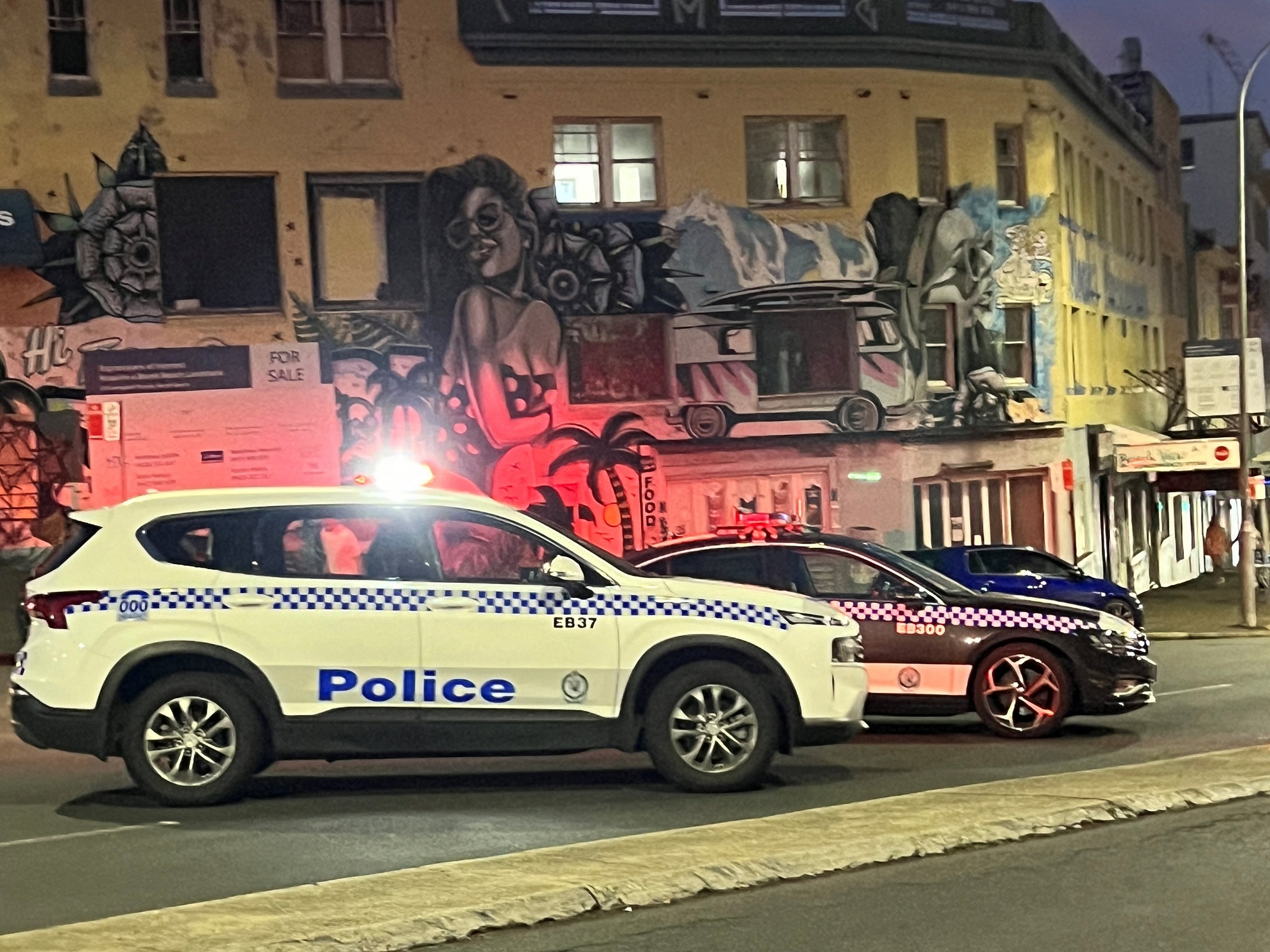 Nguoi qua duong tuoc vu khi cua ke xa sung tai Australia hinh anh