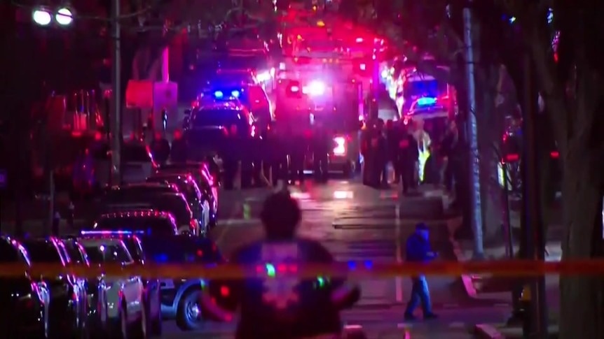 Canh sat co mat tai Dai hoc Brown (My) sau vu xa sung hinh anh