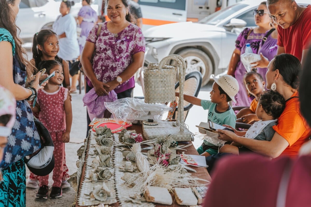 Quoc gia phat tien de dan giam ganh nang sinh hoat hinh anh