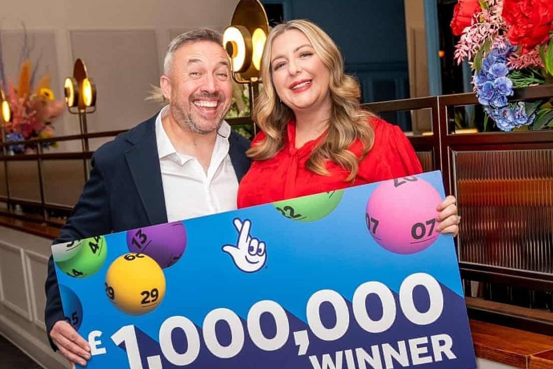 Cap doi trung so voi xac suat 1/24.000 ty hinh anh