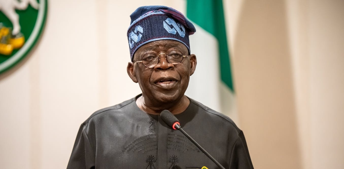 Tong thong Nigeria ung ho ong Trump chong khung bo IS hinh anh