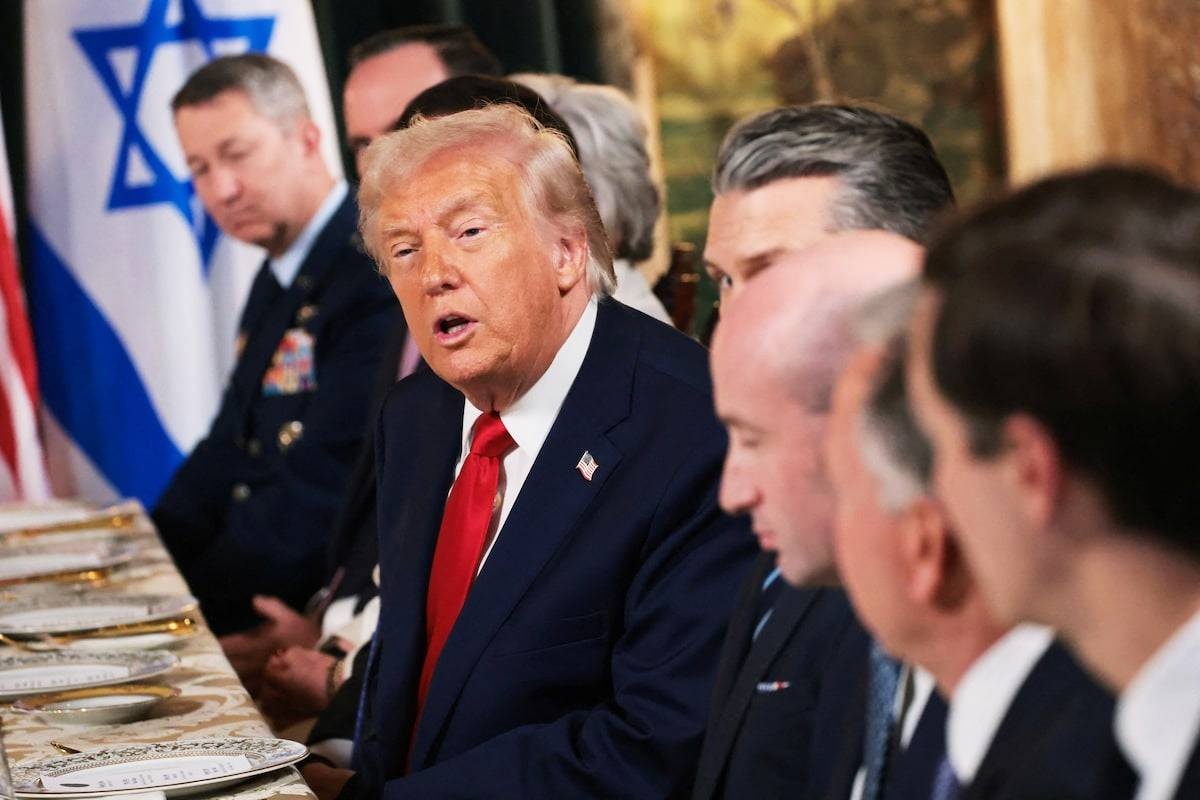 Ong Trump canh bao Iran hinh anh