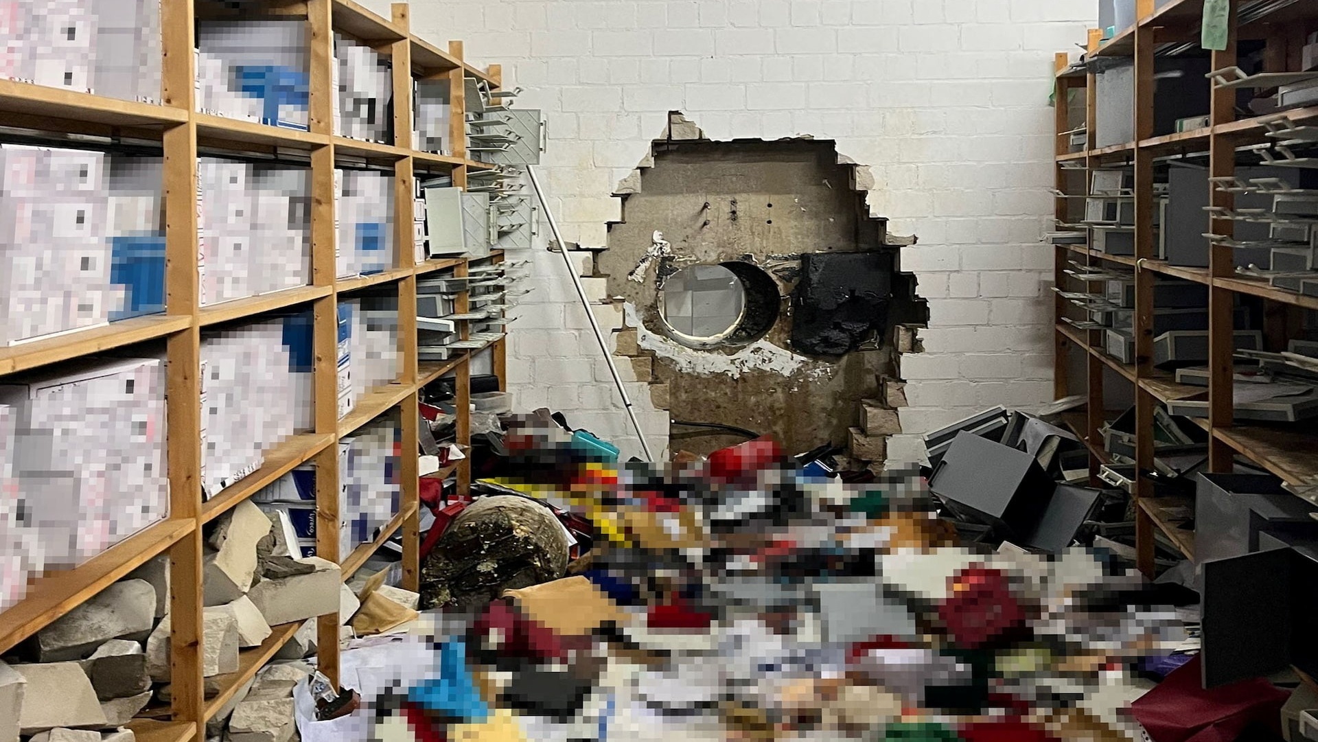 Hang chuc trieu euro 'boc hoi' trong vu trom khoan tuong tinh vi hinh anh