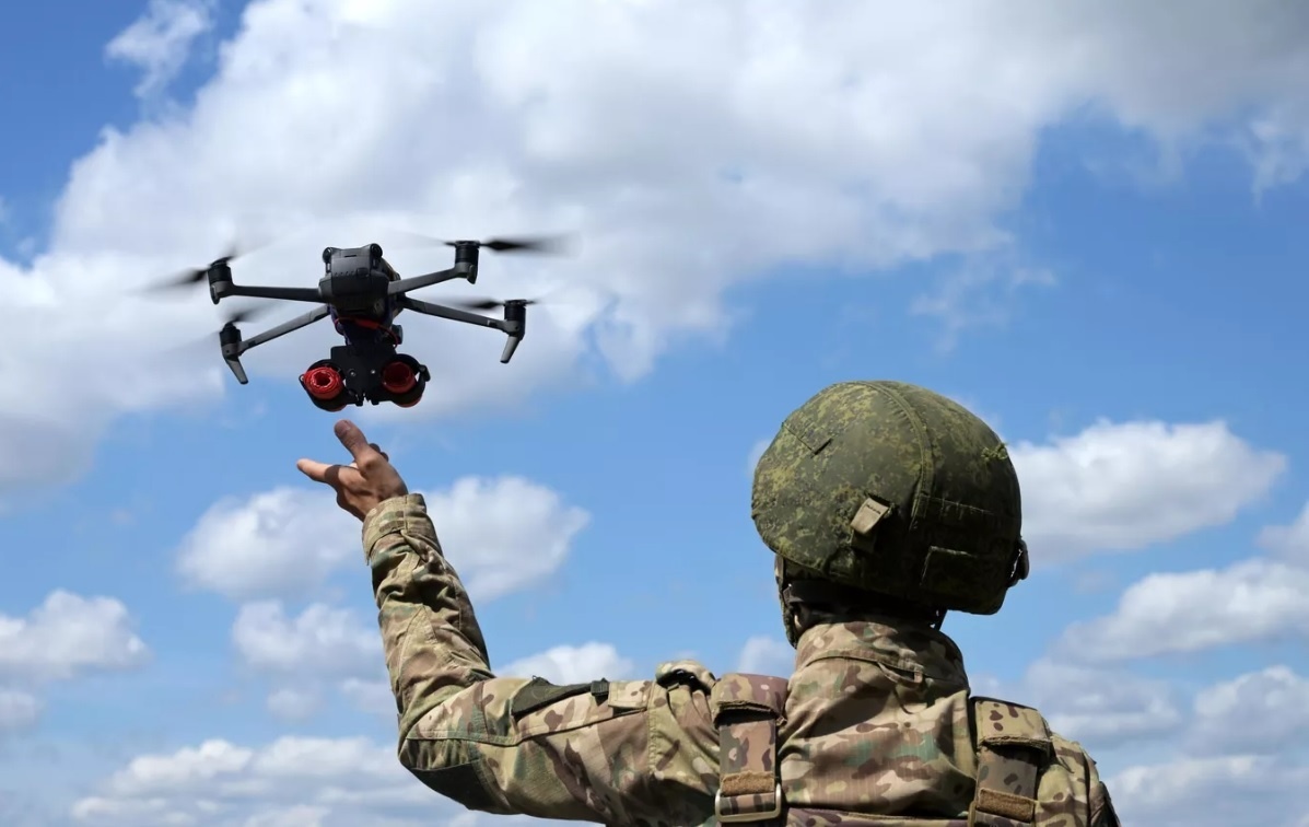 Moskva rung chuyen vi UAV, hang loat san bay Nga tam dong cua hinh anh