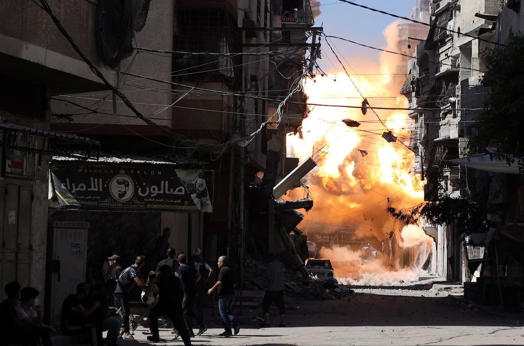 Israel tien hanh loat khong kich tai Dai Gaza khien 11 nguoi thiet mang hinh anh