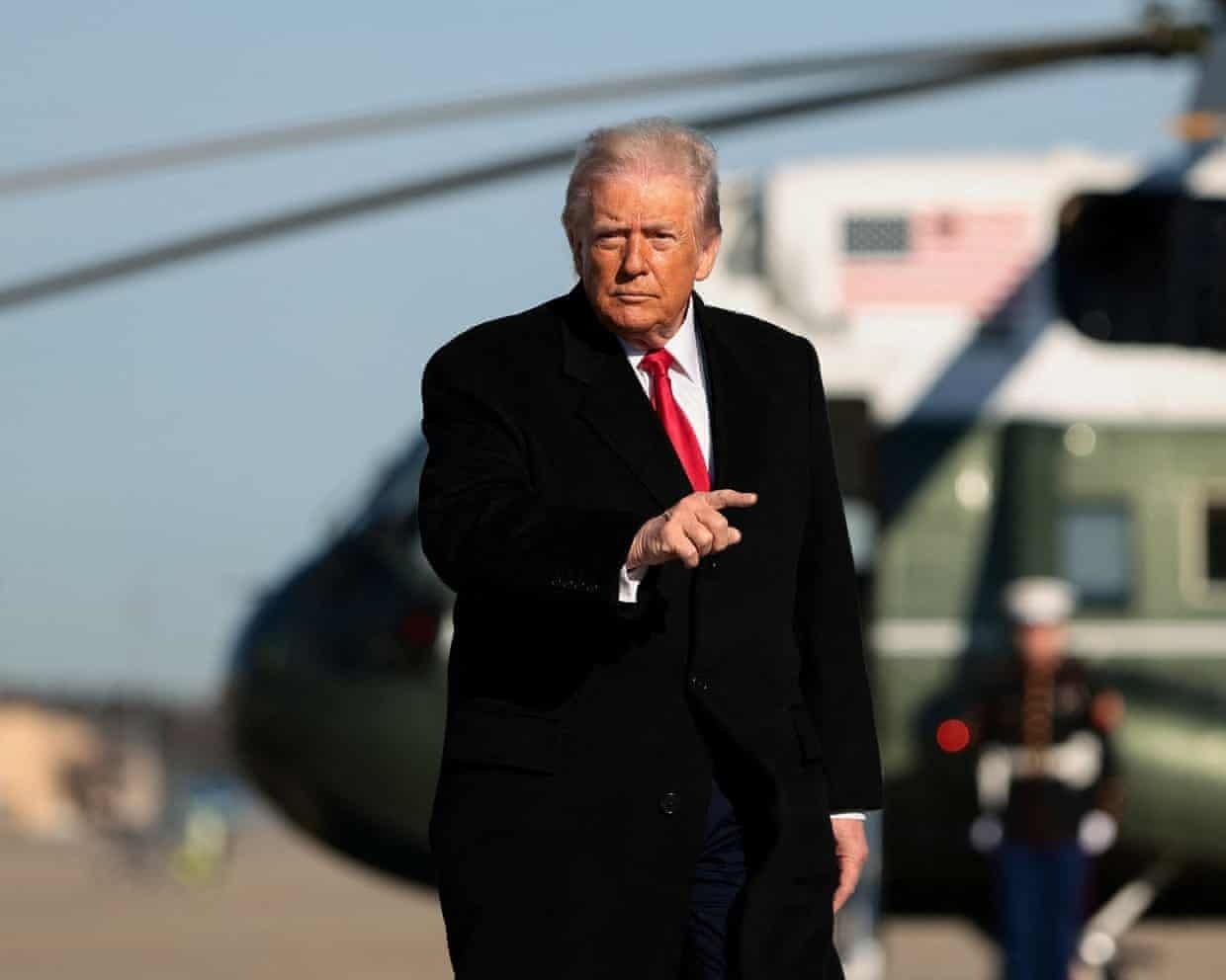 Ong Trump sap dua quan den Iran? hinh anh