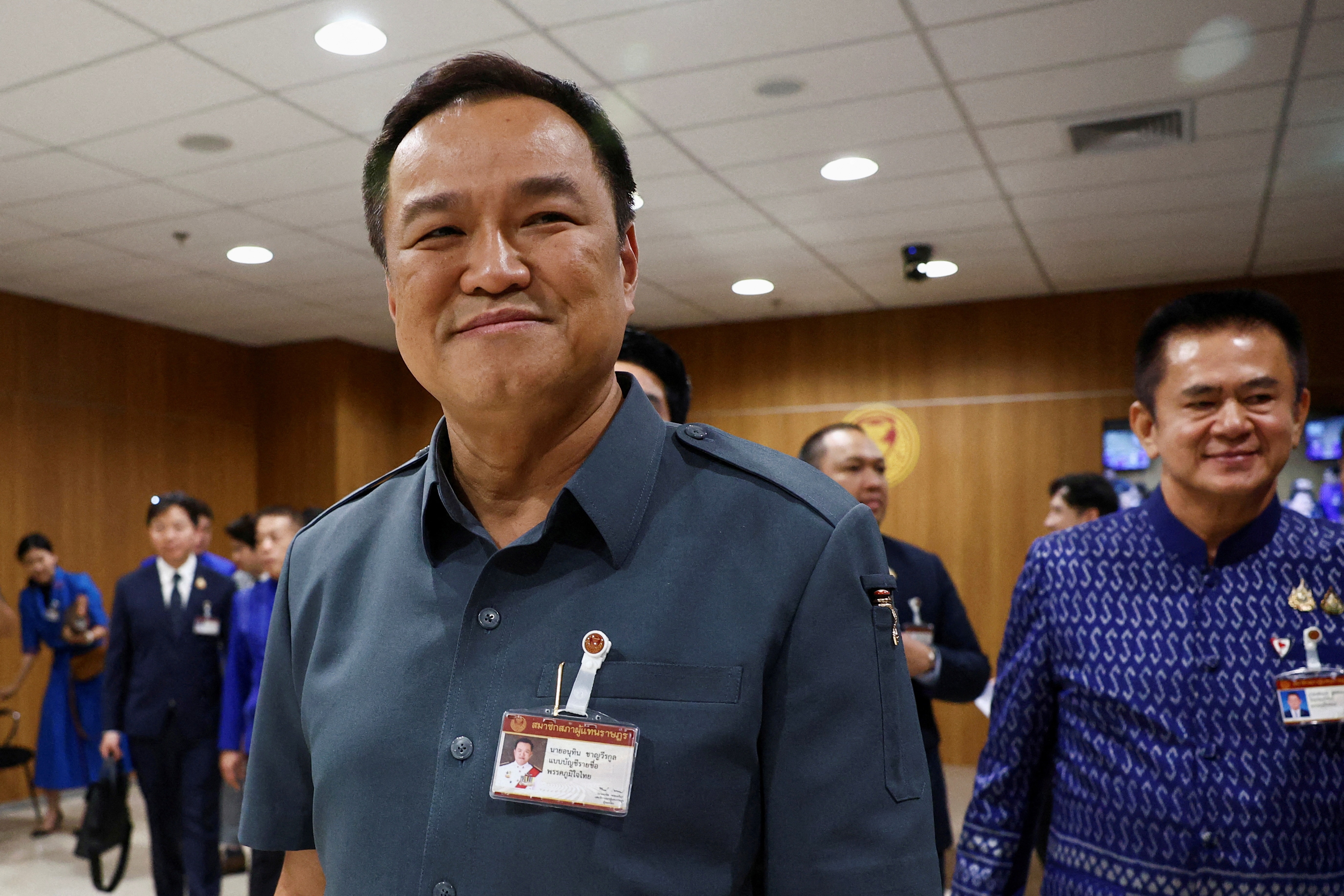 Chu viet tay ‘khong doc noi’ cua ong Anutin hinh anh