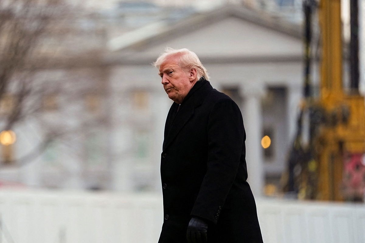 Ong Trump bi ‘choi kham’ o cong vien hinh anh