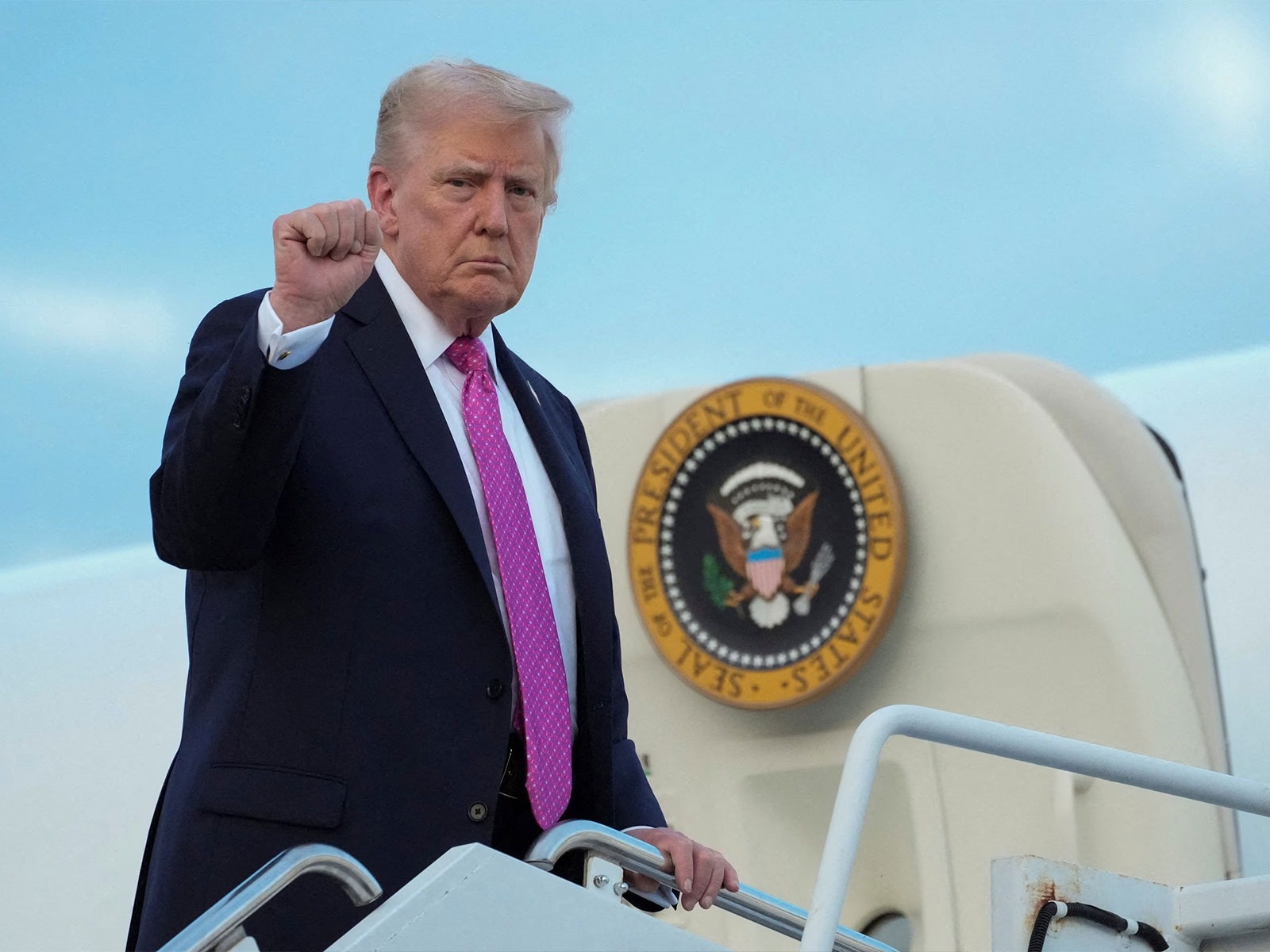 My sap co san bay mang ten ong Trump hinh anh