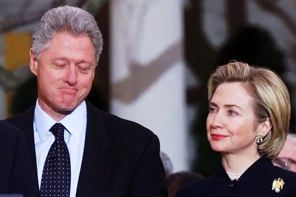 Ba Hillary Clinton mot doi vat va vi chong hinh anh